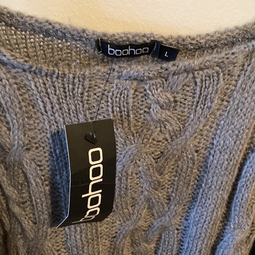Boohoo L cold shoulder gray cable knit long sleeve sweater - Picture 2 of 6